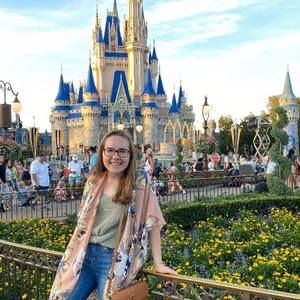 Meet your Posher, Caitlin